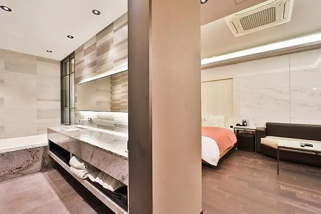 Busan Jeonggwan Hotel Raum
